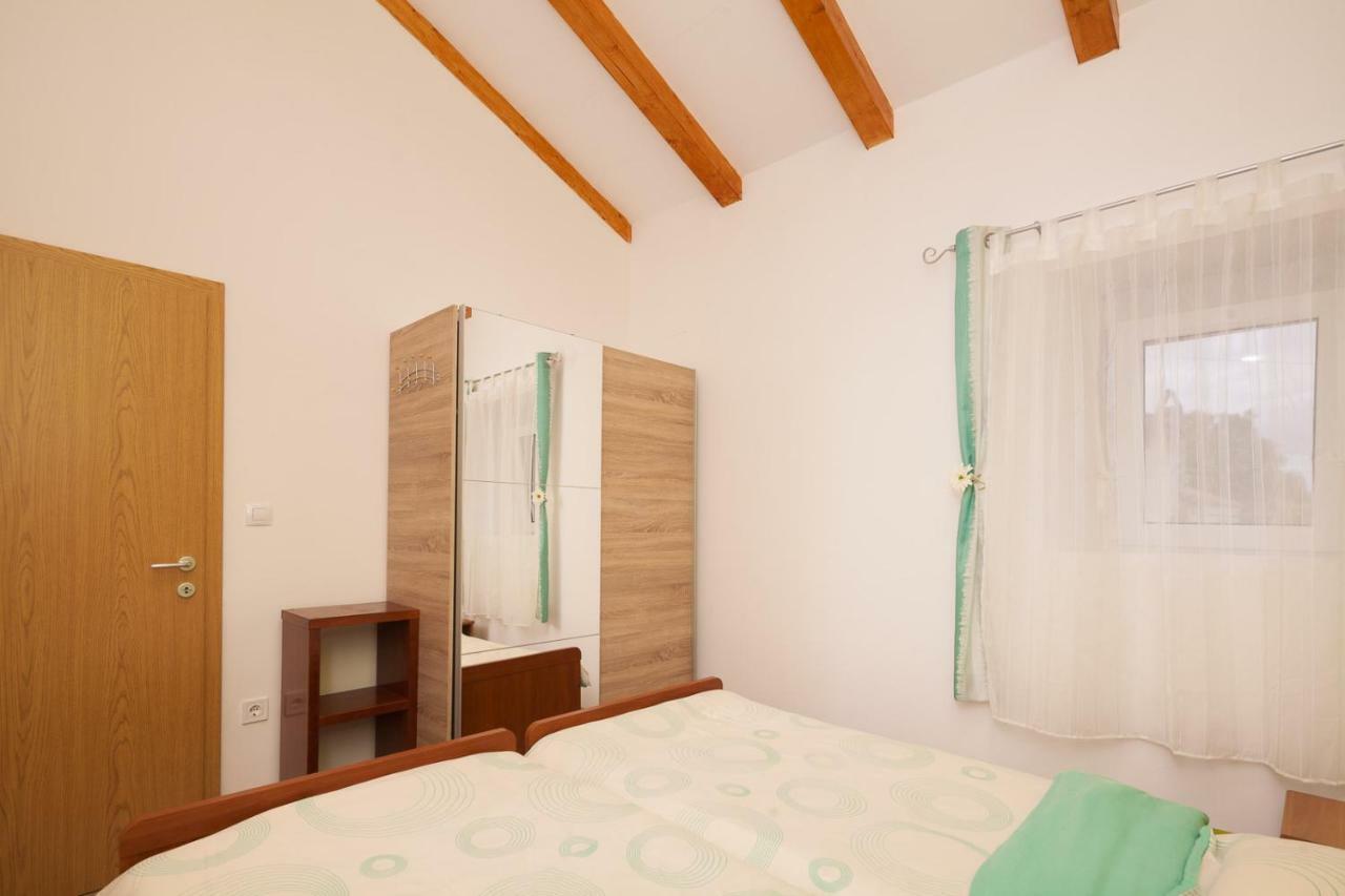 Apartament Miramare Pomer Zewnętrze zdjęcie