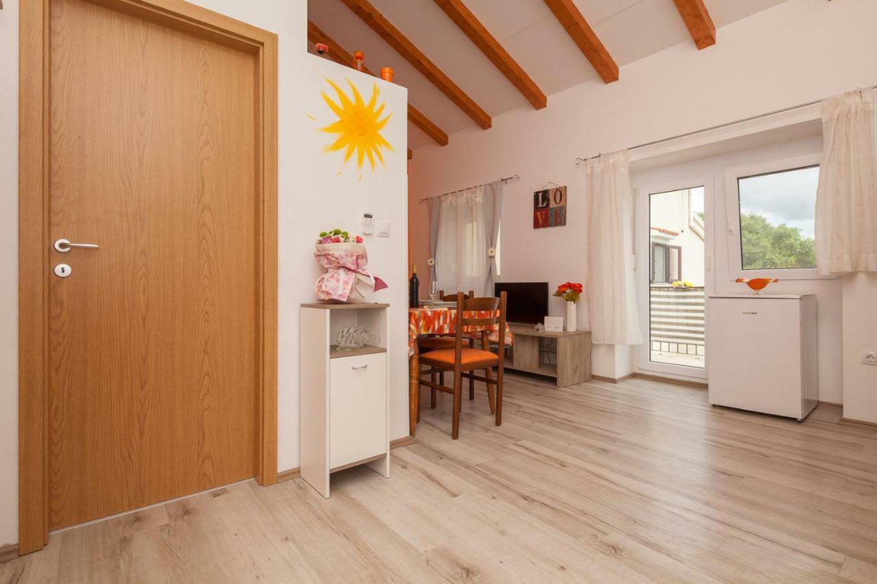 Apartament Miramare Pomer Zewnętrze zdjęcie