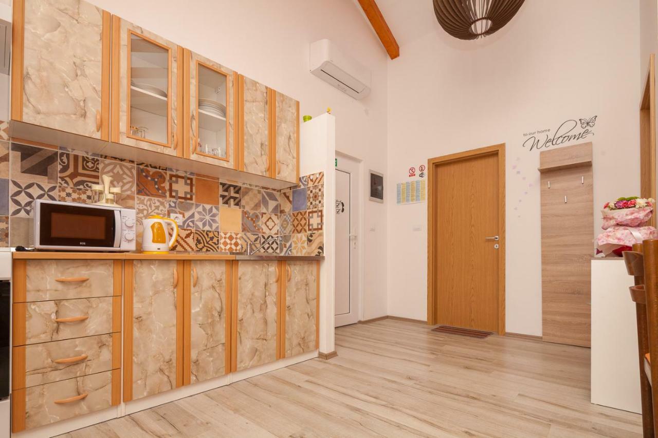 Apartament Miramare Pomer Zewnętrze zdjęcie