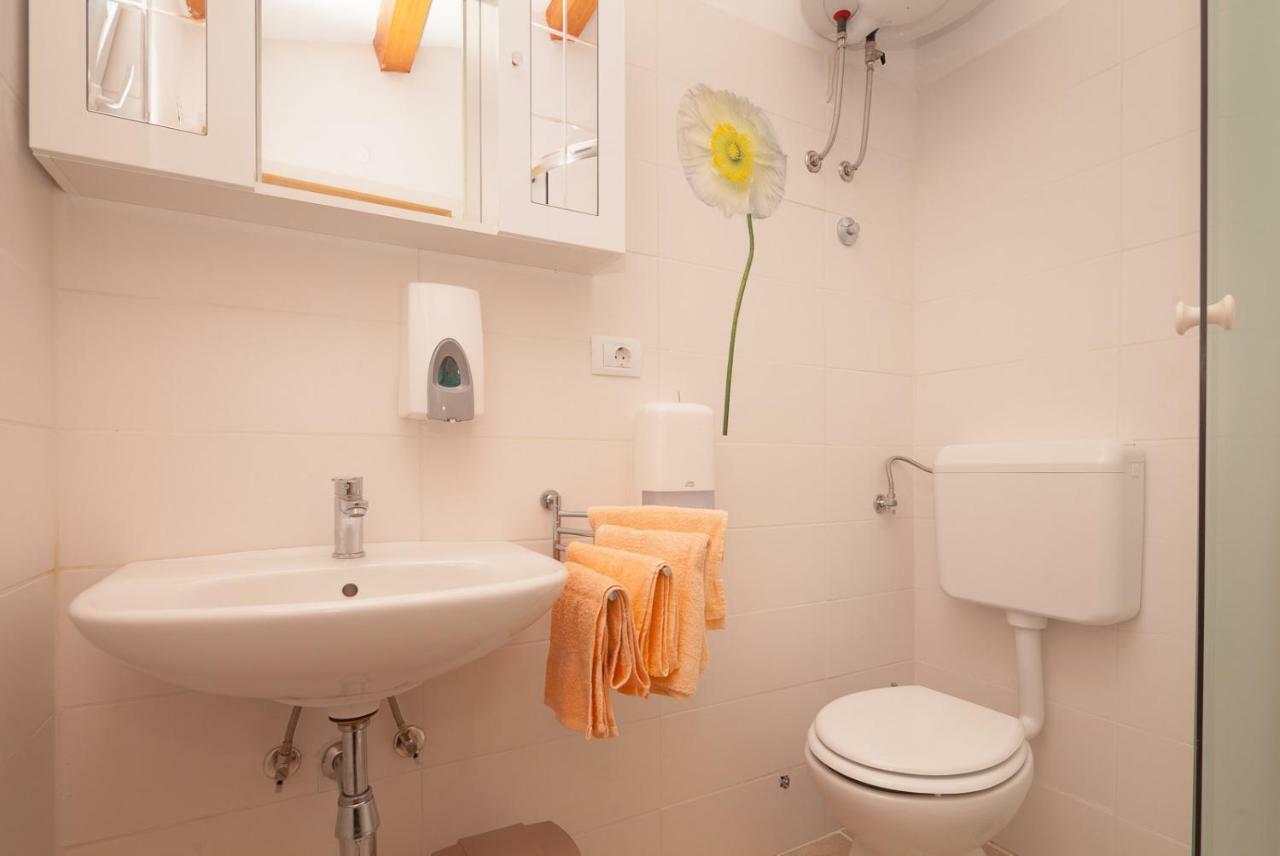 Apartament Miramare Pomer Zewnętrze zdjęcie