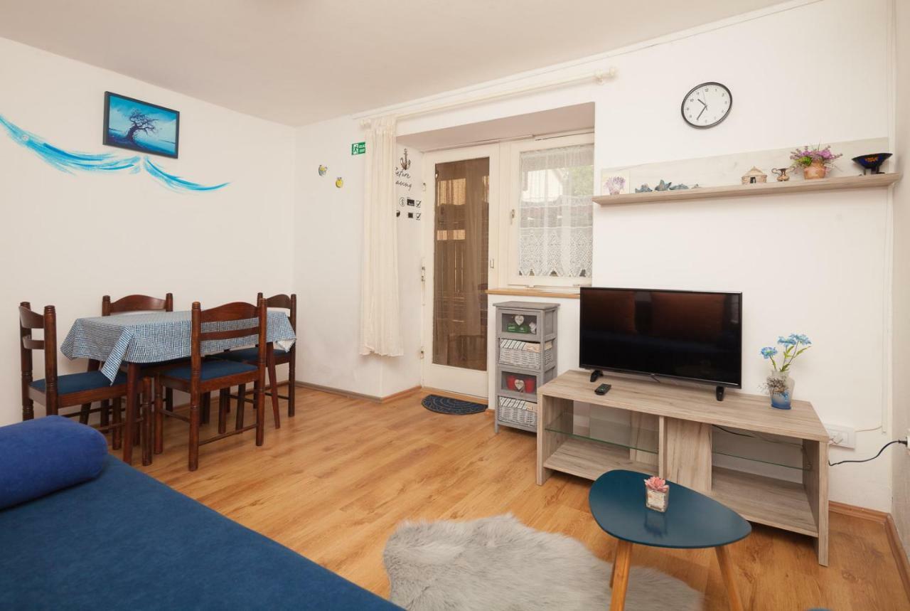 Apartament Miramare Pomer Zewnętrze zdjęcie